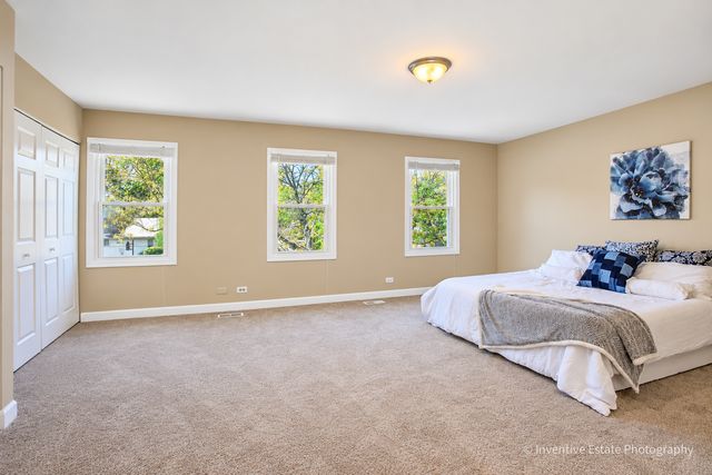 1642 Trafalgar Lane, Aurora, IL 60504