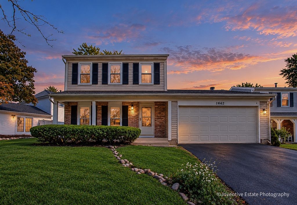 1642 Trafalgar Lane, Aurora, IL 60504