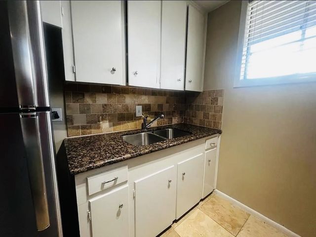 5123 Del Monte Drive 1, Houston, TX 77056