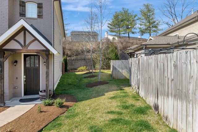 506 Harpeth Park Dr, Nashville, TN 37221