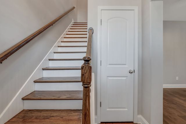 506 Harpeth Park Dr, Nashville, TN 37221