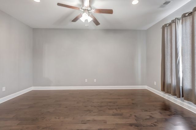 506 Harpeth Park Dr, Nashville, TN 37221