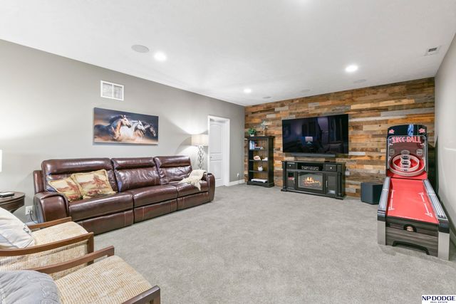 11435 S 123rd Avenue, Papillion, NE 68046