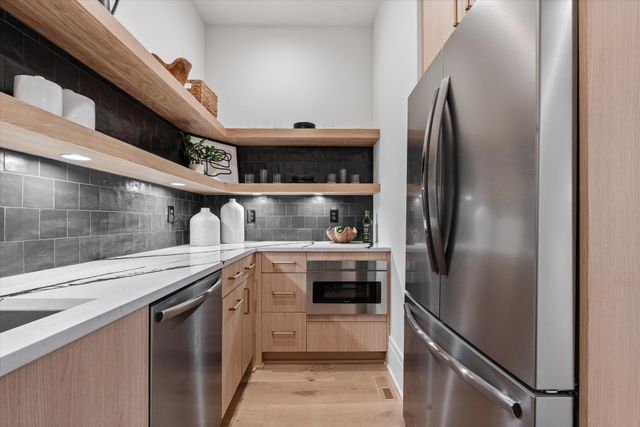 822 Sutton Hill Rd, Nashville, TN 37204