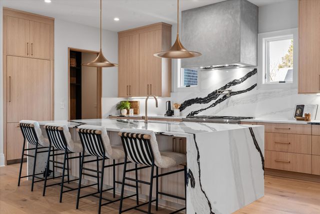 822 Sutton Hill Rd, Nashville, TN 37204