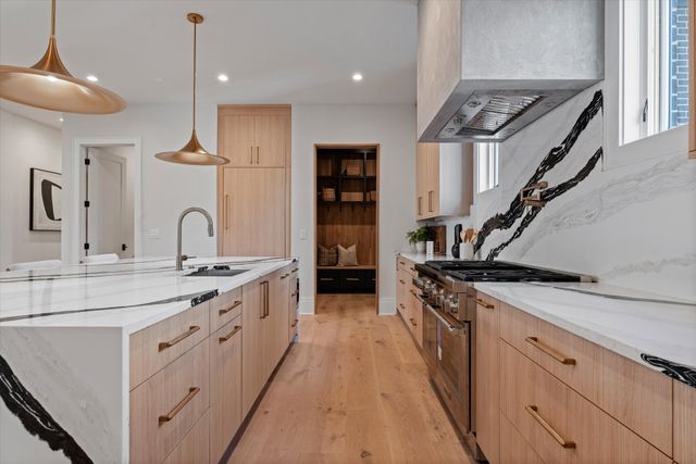 822 Sutton Hill Rd, Nashville, TN 37204