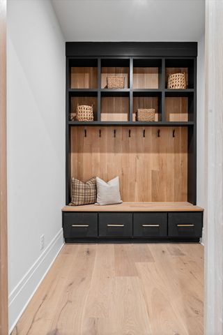 822 Sutton Hill Rd, Nashville, TN 37204