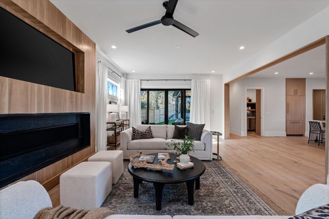 822 Sutton Hill Rd, Nashville, TN 37204