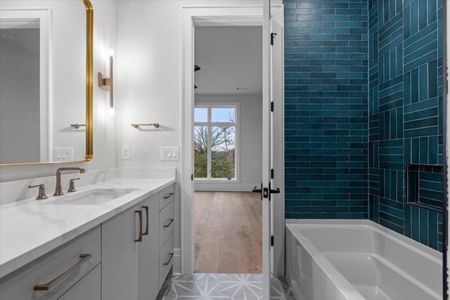 822 Sutton Hill Rd, Nashville, TN 37204