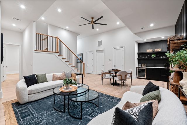 822 Sutton Hill Rd, Nashville, TN 37204