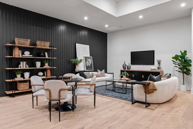 822 Sutton Hill Rd, Nashville, TN 37204