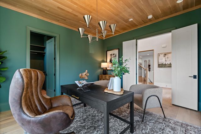 822 Sutton Hill Rd, Nashville, TN 37204