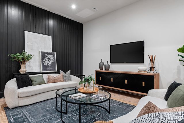 822 Sutton Hill Rd, Nashville, TN 37204