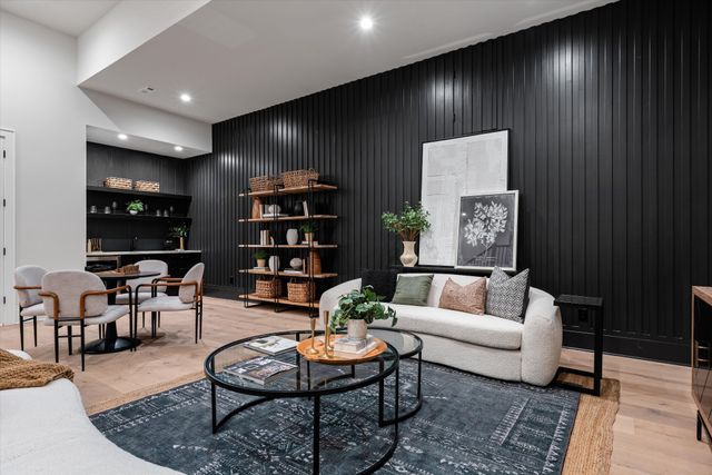 822 Sutton Hill Rd, Nashville, TN 37204