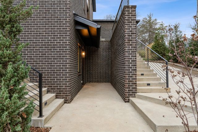 822 Sutton Hill Rd, Nashville, TN 37204