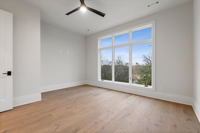 822 Sutton Hill Rd, Nashville, TN 37204