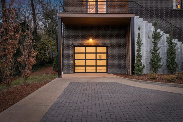 822 Sutton Hill Rd, Nashville, TN 37204