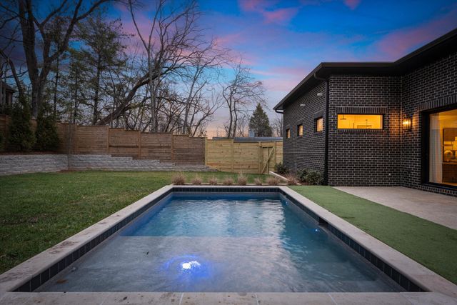 822 Sutton Hill Rd, Nashville, TN 37204