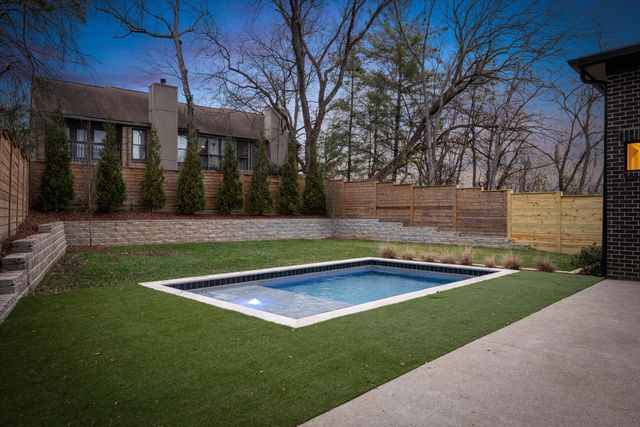 822 Sutton Hill Rd, Nashville, TN 37204