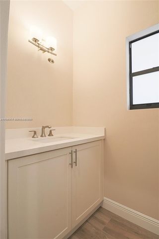 9265 NW 16th St, Pembroke Pines, FL 33024