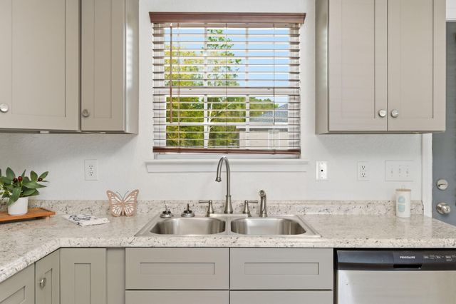 402 Serene Court, Crestview, FL 32539