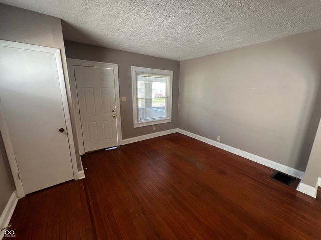 896 N Gladstone Avenue, Indianapolis, IN 46201