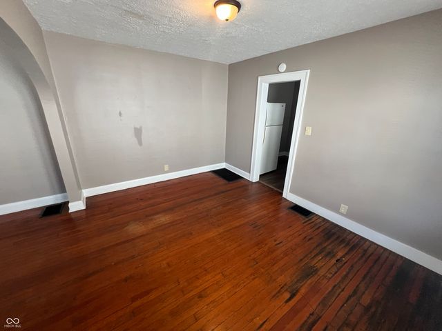 896 N Gladstone Avenue, Indianapolis, IN 46201