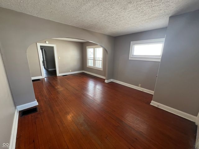 896 N Gladstone Avenue, Indianapolis, IN 46201