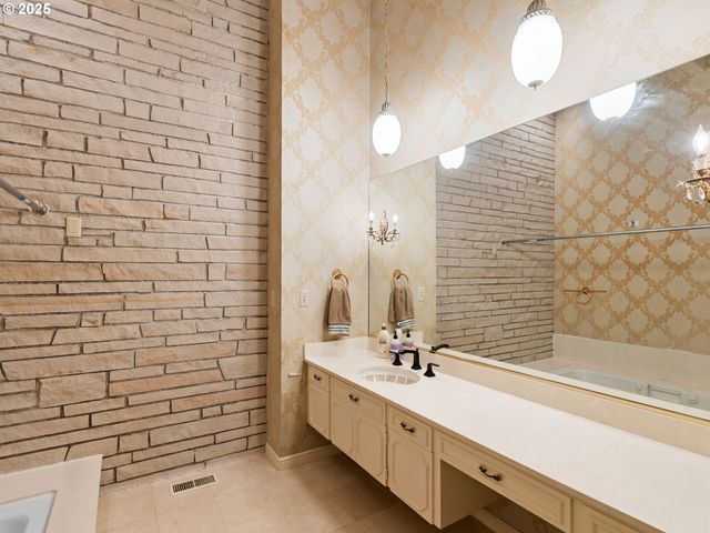6600 Sw Montgomery Way, Wilsonville, OR 97070