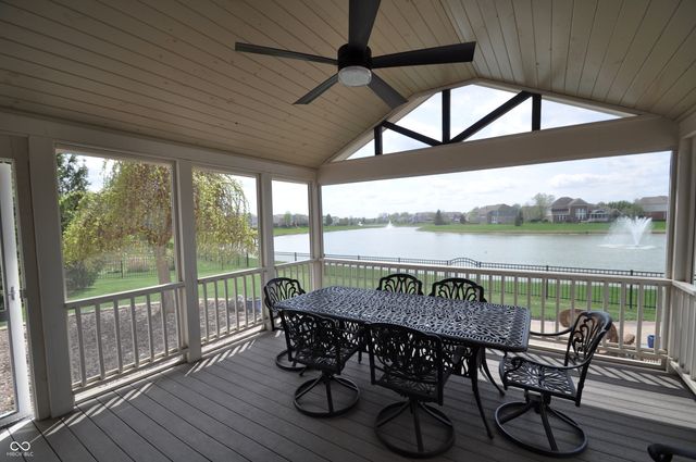 4620 Pebblepointe Pass, Zionsville, IN 46077