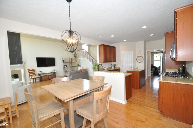 4620 Pebblepointe Pass, Zionsville, IN 46077