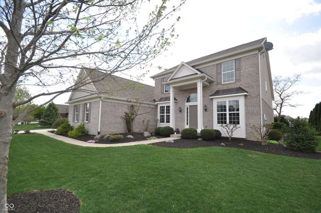 4620 Pebblepointe Pass, Zionsville, IN 46077