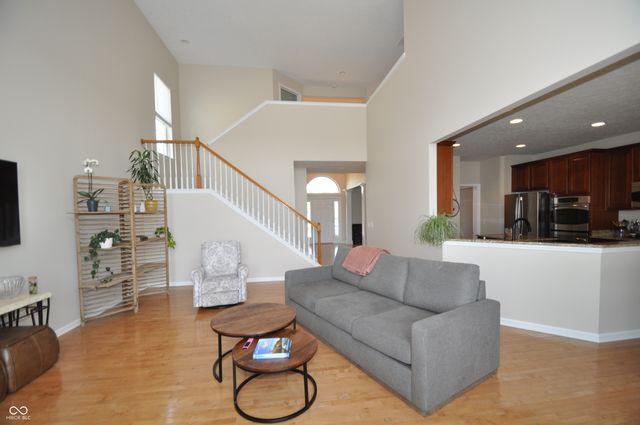 4620 Pebblepointe Pass, Zionsville, IN 46077