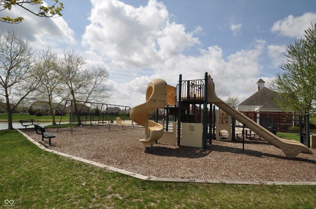 4620 Pebblepointe Pass, Zionsville, IN 46077