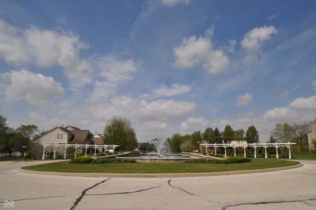4620 Pebblepointe Pass, Zionsville, IN 46077