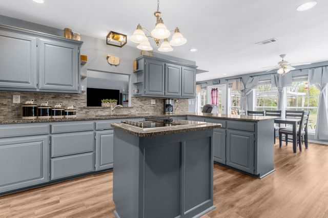 3881 Fm 815, Leonard, TX 75452
