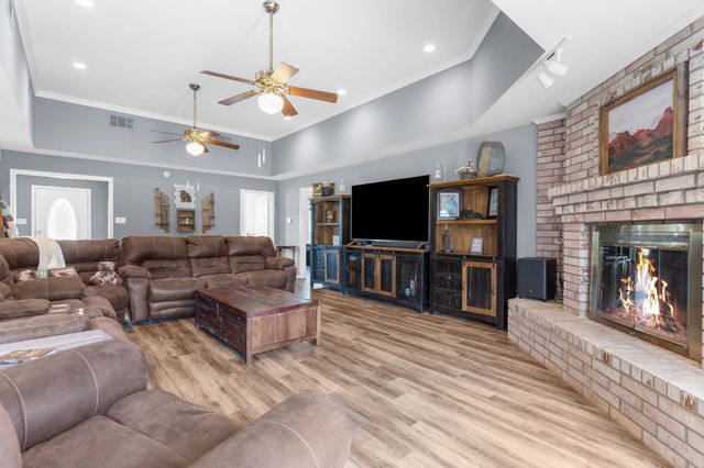 3881 Fm 815, Leonard, TX 75452