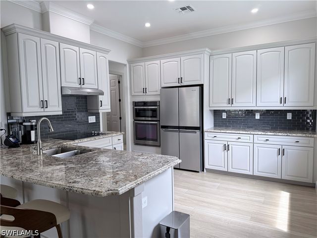 3599 Grand Cypress DR, Naples, FL 34119