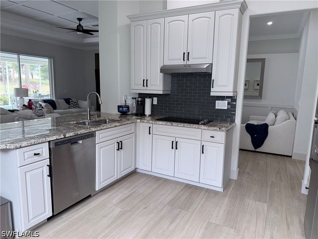 3599 Grand Cypress DR, Naples, FL 34119