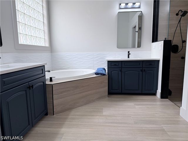 3599 Grand Cypress DR, Naples, FL 34119