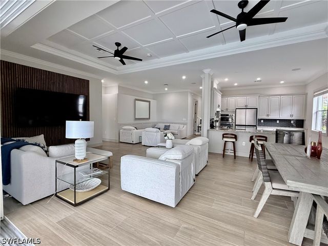 3599 Grand Cypress DR, Naples, FL 34119