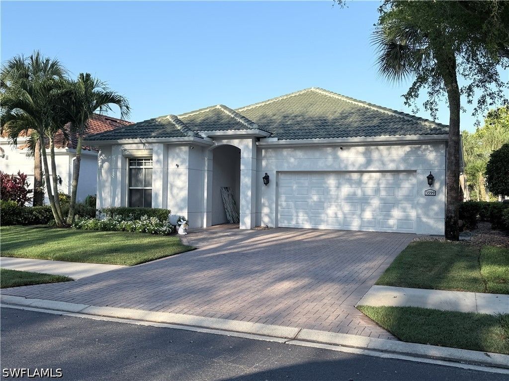 3599 Grand Cypress DR, Naples, FL 34119