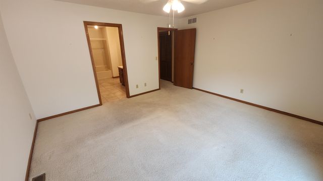 839B Fairdale Rd, Salina, KS 67401