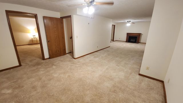 839B Fairdale Rd, Salina, KS 67401