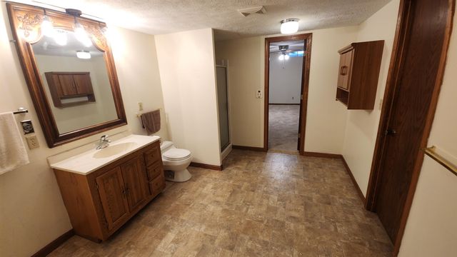 839B Fairdale Rd, Salina, KS 67401