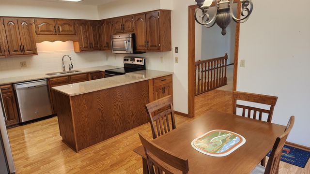 839B Fairdale Rd, Salina, KS 67401