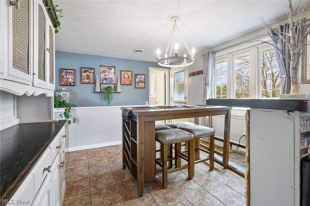 5147 Broadway Avenue NE, Louisville, OH 44641