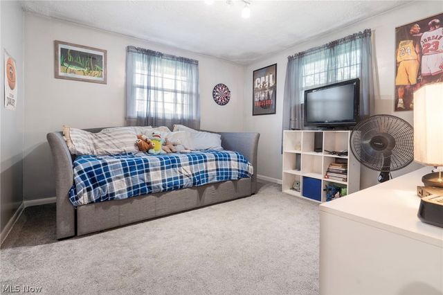 5147 Broadway Avenue NE, Louisville, OH 44641