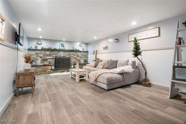 5147 Broadway Avenue NE, Louisville, OH 44641