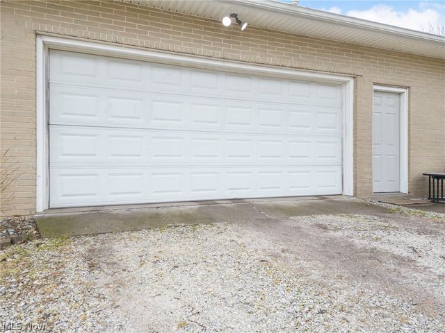 5147 Broadway Avenue NE, Louisville, OH 44641